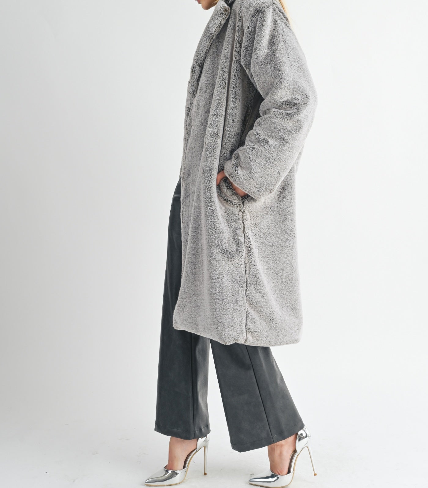 Sage The Label, Daring 2 Tone Vegan Fur Coat in Grey Brown - Boutique Dandelion